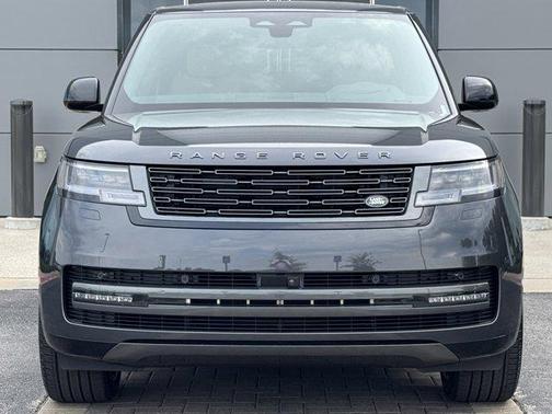2025 Land Rover Range Rover P400 SE 7 Seat
