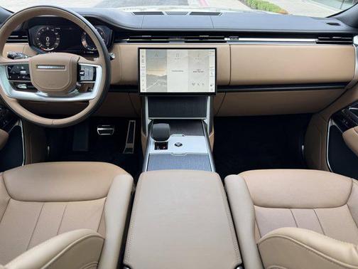2025 Land Rover Range Rover P400 SE 7 Seat