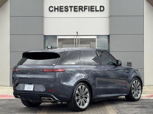 2026 Land Rover Range Rover Sport SE
