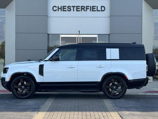 2025 Land Rover Defender 130 P400 X-Dynamic SE