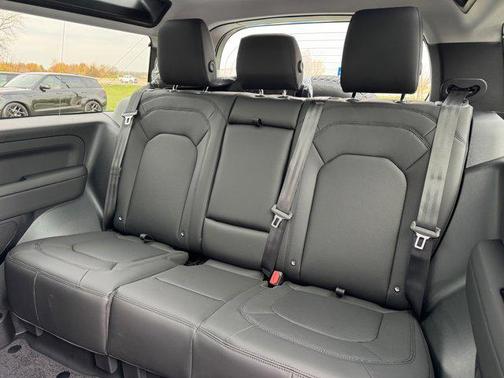2025 Land Rover Defender 90 P300 S