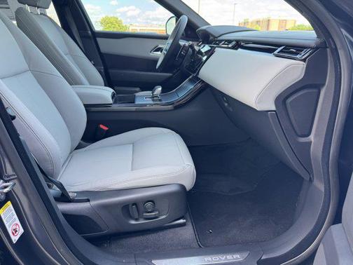 2026 Land Rover Range Rover Velar P250 SE R-Dynamic