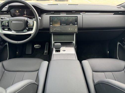 2025 Land Rover Range Rover P400 SE