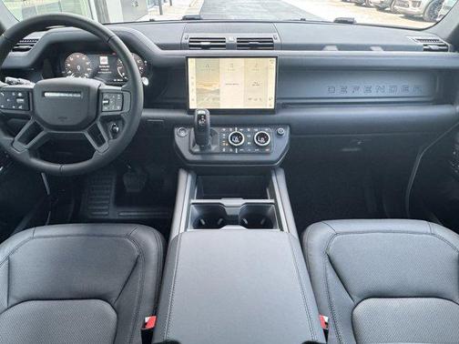 2025 Land Rover Defender 110 P400 S