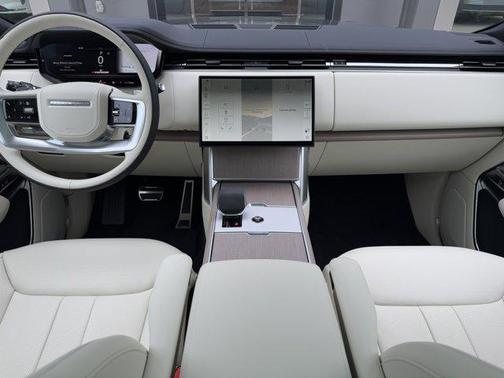 2025 Land Rover Range Rover P530 SE