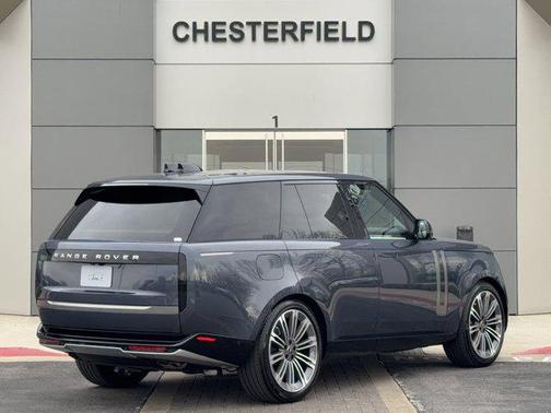 2025 Land Rover Range Rover P530 SE