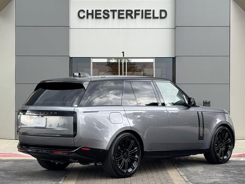 Eiger Grey Metallic 2026 Land Rover Range Rover P400 SE