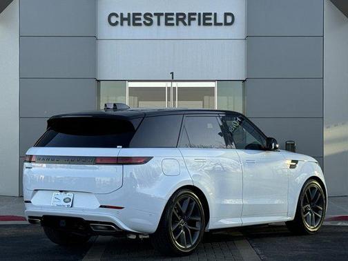2025 Land Rover Range Rover Sport SE