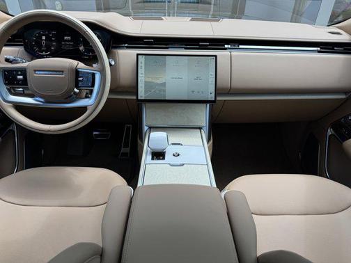 British Racing Green SV Bespoke Ultra Met Gloss 2026 Land Rover Range Rover P615 SV