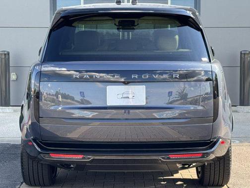 2025 Land Rover Range Rover P400 SE