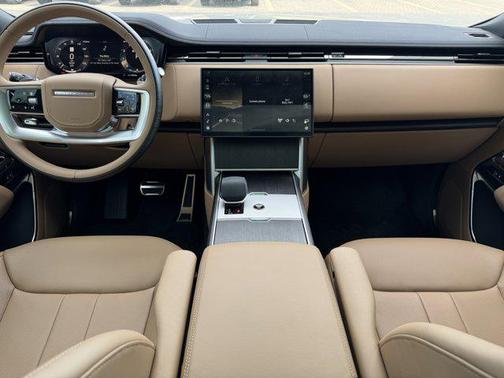 2025 Land Rover Range Rover P530 SE 7 Seat
