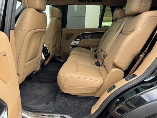 2025 Land Rover Range Rover P530 SE 7 Seat