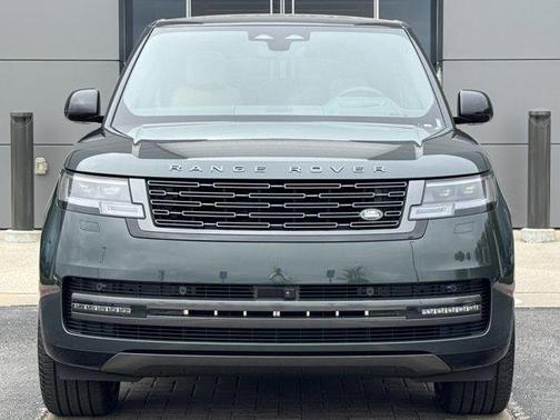 2025 Land Rover Range Rover P400 SE 7 Seat
