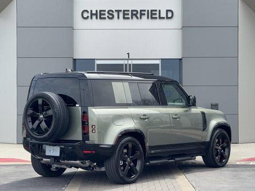 2025 Land Rover Defender 110 P400 X-Dynamic SE