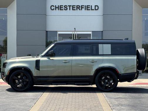 2025 Land Rover Defender 130 P400 X-Dynamic SE