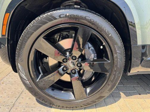 2025 Land Rover Defender 130 P400 X-Dynamic SE