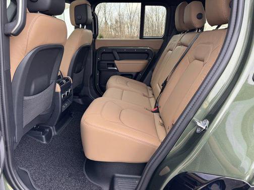 2026 Land Rover Defender P400 X-Dynamic SE