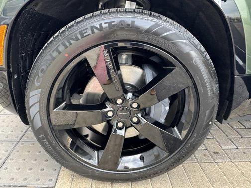 2026 Land Rover Defender P400 X-Dynamic SE