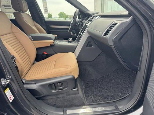2025 Land Rover Discovery P360 Dynamic SE