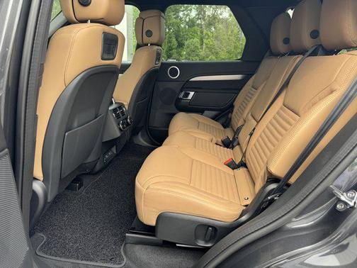 2025 Land Rover Discovery P360 Dynamic SE