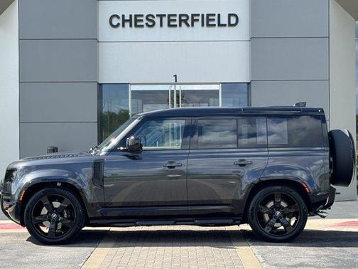 2025 Land Rover Defender 110 V8