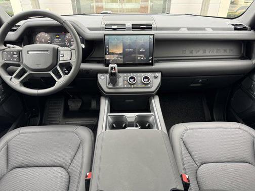2025 Land Rover Defender 110 P400 S