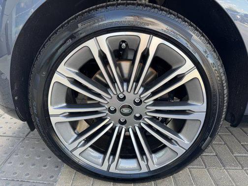2025 Land Rover Range Rover P400 SE