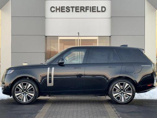 2025 Land Rover Range Rover P550e SE