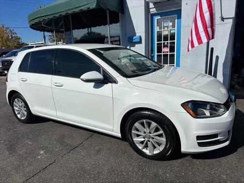 2017 Volkswagen Golf TSI S 4-Door
