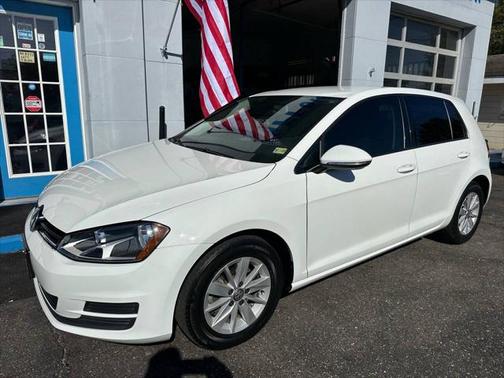 2017 Volkswagen Golf TSI S 4-Door