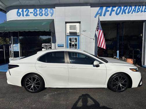 2021 Toyota Camry SE