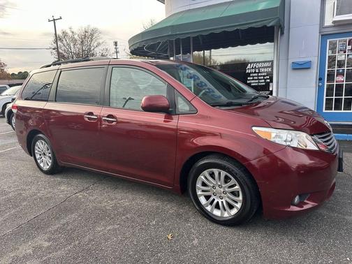 2011 Toyota Sienna XLE