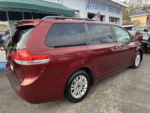 2011 Toyota Sienna XLE