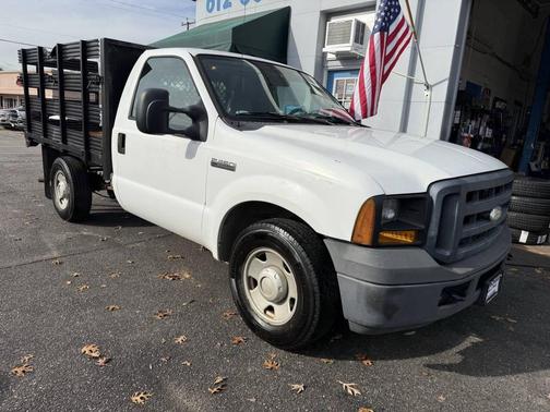 2007 Ford F-250 4X2 2dr Regular Cab 137 in. WB