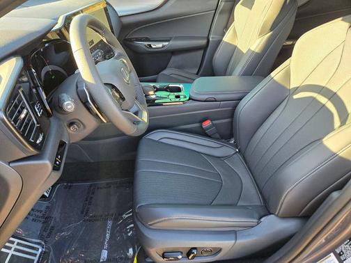 2026 Lexus NX 450h+ F SPORT Handling