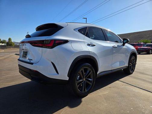 2026 Lexus NX 450h+ Luxury