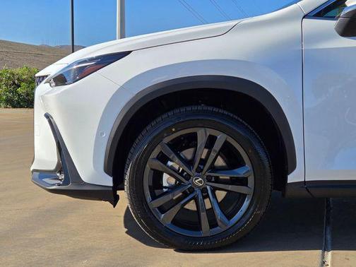 2026 Lexus NX 450h+ Luxury