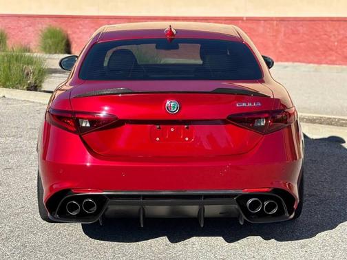 2017 Alfa Romeo Giulia Quadrifoglio
