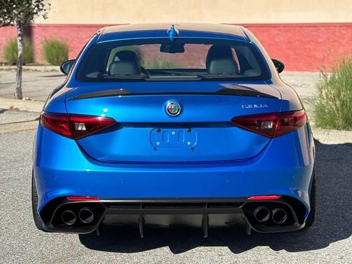2018 Alfa Romeo Giulia Quadrifoglio