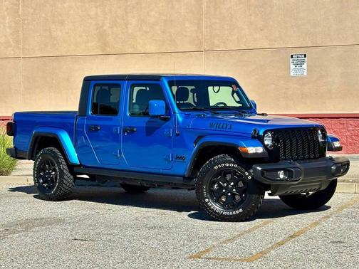 2021 Jeep Gladiator Sport