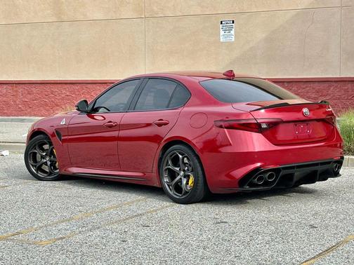 2017 Alfa Romeo Giulia Quadrifoglio