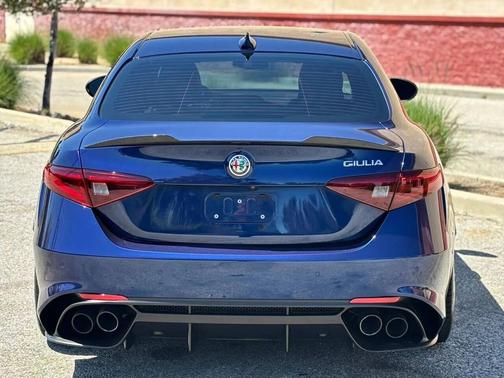 Montecarlo Blue Metallic 2018 Alfa Romeo Giulia Quadrifoglio