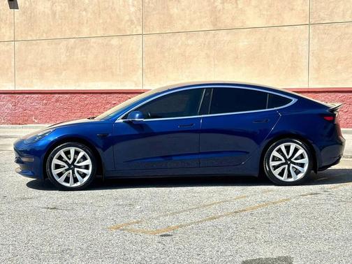 Deep Blue Metallic 2018 Tesla Model 3 Long Range