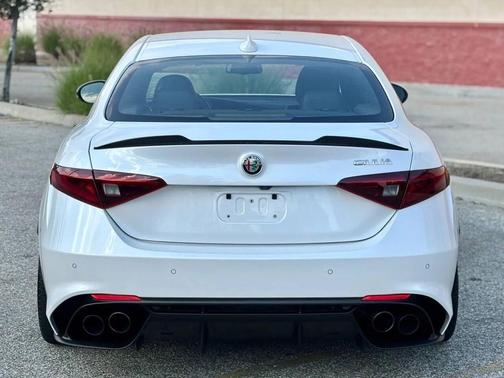 2018 Alfa Romeo Giulia Quadrifoglio