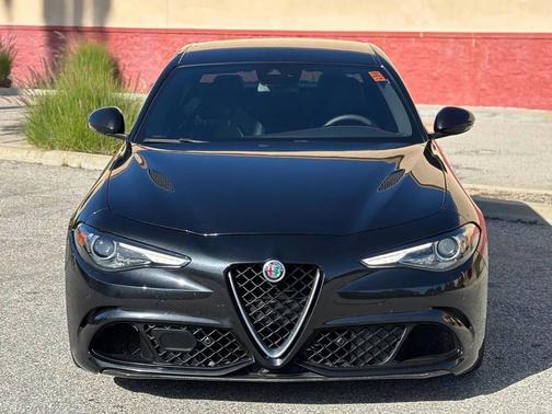 2017 Alfa Romeo Giulia Quadrifoglio