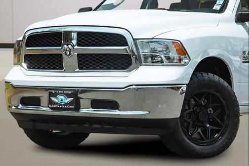 Bright White Clearcoat 2023 RAM 1500 Classic SLT
