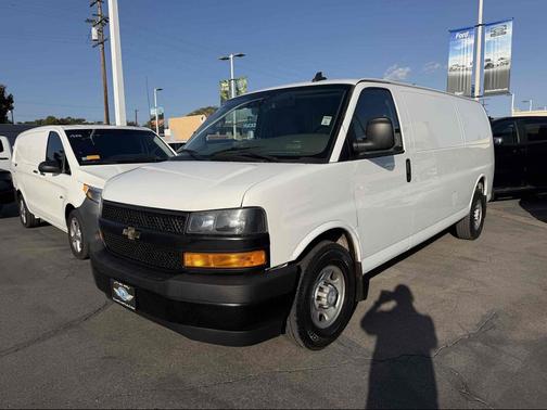 Summit White 2019 Chevrolet Express 3500 Work Van