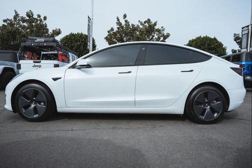 2022 Tesla Model 3 Standard Range