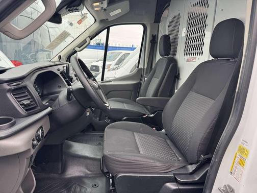 2022 Ford Transit-350 Base