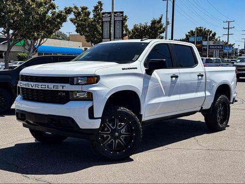 Summit White 2021 Chevrolet Silverado 1500 Custom